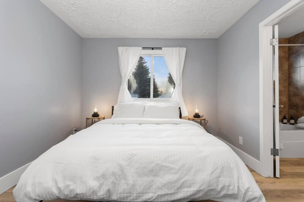 Elegant Boho Retreat - 8 Min To Wem Edmonton