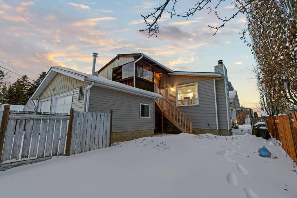 Elegant Boho Retreat - 8 Min To Wem Holiday home Edmonton